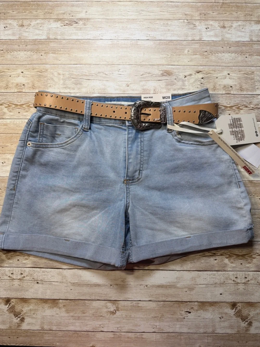 Dollhouse Curvy Light Blue Denim Shorts Tan Studded Belt size 7/8 Waist 28 NEW - Picture 2 of 14